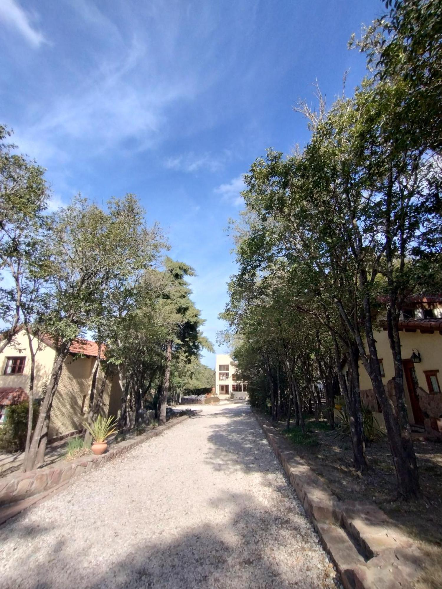 Cabañas El Mirador La Falda Exterior foto